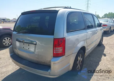 2008 Chrysler Town & Country Touring из США, поврежденный, VIN 2A8HR54P18R777245